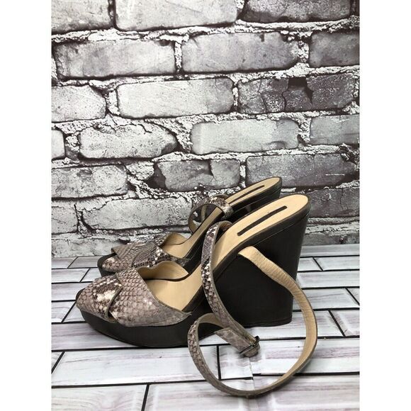 Longchamp Gray Taupe Snake Skin Leather Peep Toe Wedge Strap Sandals Women Sz 38 - Picture 8 of 16